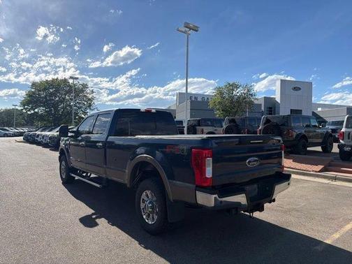 Blue 2018 Ford F-350 Lariat Super Duty