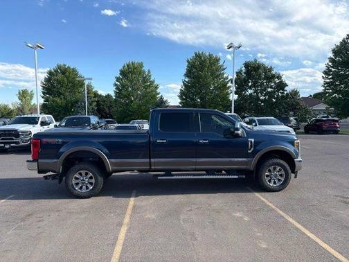 Blue 2018 Ford F-350 Lariat Super Duty