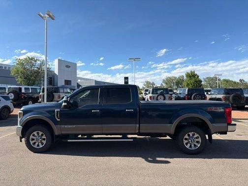 Blue 2018 Ford F-350 Lariat Super Duty