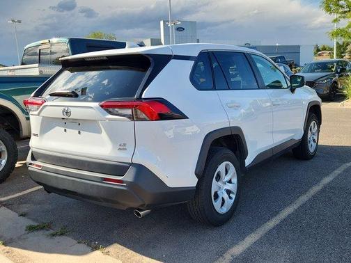 Ice 2025 Toyota RAV4 LE