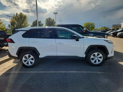 Ice 2025 Toyota RAV4 LE