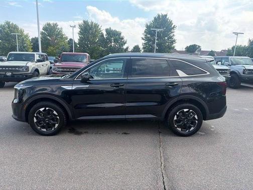 Ebony Black 2024 Kia Sorento S