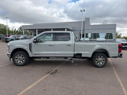 Avalanche 2025 Ford F-350 Lariat Super Duty