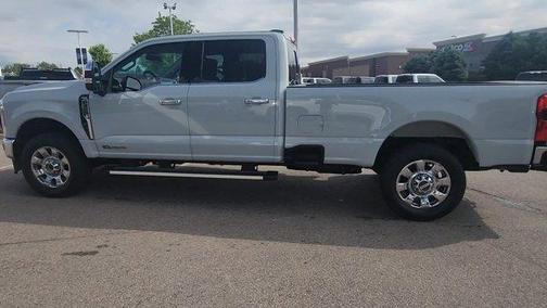 Avalanche 2025 Ford F-350 Lariat Super Duty