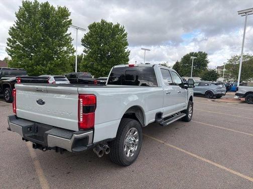 Avalanche 2025 Ford F-350 Lariat Super Duty