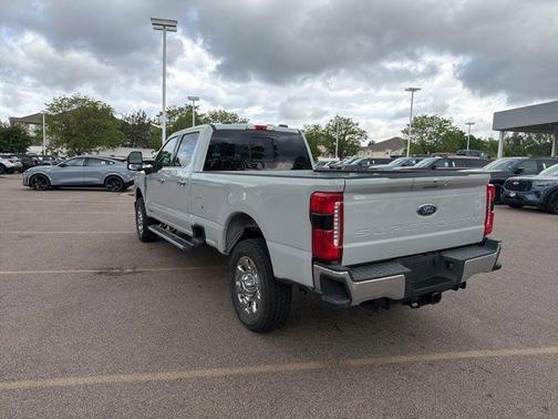 Avalanche 2025 Ford F-350 Lariat Super Duty
