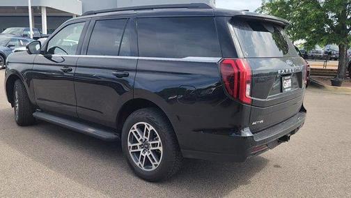 Black Metallic 2025 Ford Expedition Active