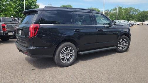 Black Metallic 2025 Ford Expedition Active