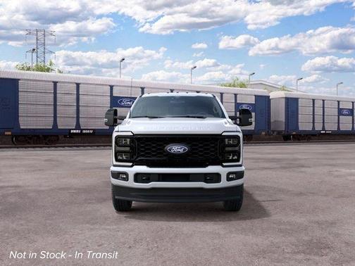 Star White 2027 Ford F-350 Lariat Super Duty