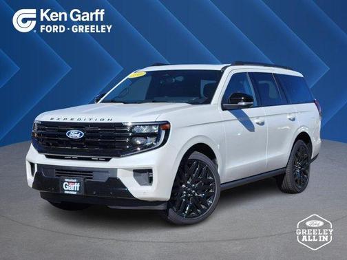 Star White 2027 Ford Expedition Platinum