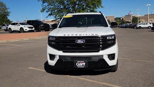 Star White 2027 Ford Expedition Platinum