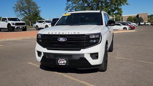 Star White 2027 Ford Expedition Platinum