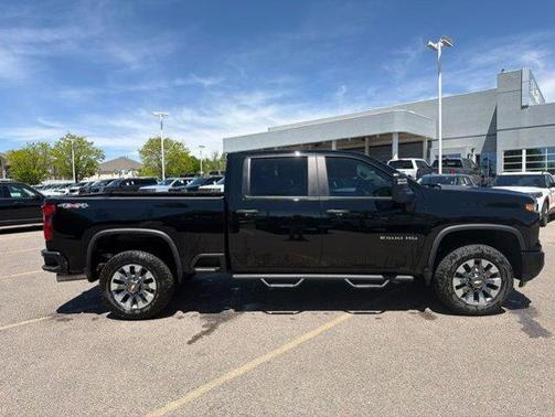 Black 2025 Chevrolet Silverado 2500 Custom