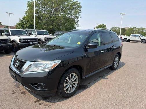 Magnetic Black 2016 Nissan Pathfinder S