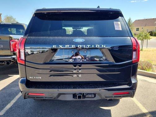 Agate Black Metallic 2025 Ford Expedition Active