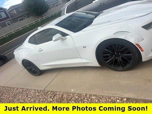 Summit White 2016 Chevrolet Camaro 1LT