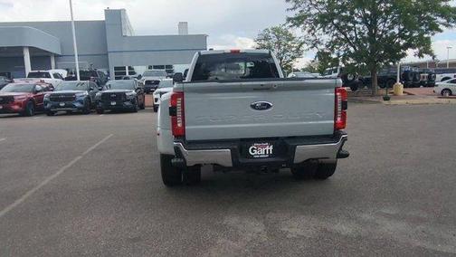 Avalanche 2026 Ford F-350 Lariat Super Duty