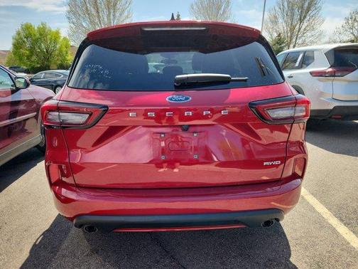 Rapid Red Metallic Tinted Clearcoat 2024 Ford Escape ST-Line