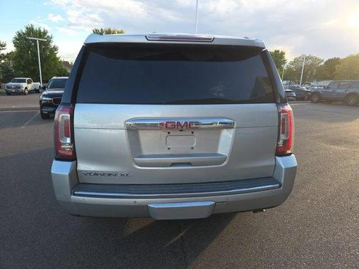 Quicksilver Metallic 2015 GMC Yukon XL Denali