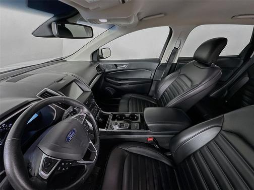White Platinum Metallic Tri-Coat 2019 Ford Edge SEL