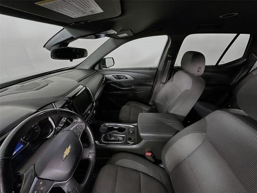 Black Cherry Metallic 2023 Chevrolet Traverse LT Cloth