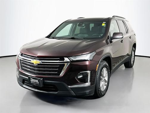 Black Cherry Metallic 2023 Chevrolet Traverse LT Cloth