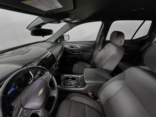 Black Cherry Metallic 2023 Chevrolet Traverse LT Cloth