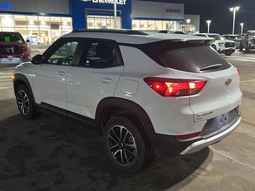 Summit White 2025 Chevrolet Trailblazer LT