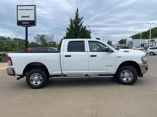Bright White Clearcoat 2021 RAM 2500 Tradesman Crew Cab 4x4 6'4' Box