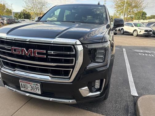 2022 GMC Yukon XL SLT