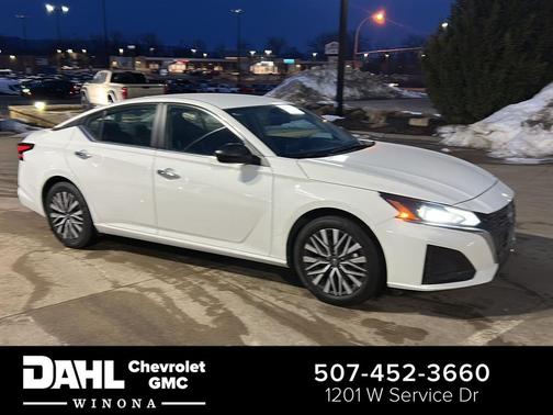 2025 Nissan Altima SV FWD