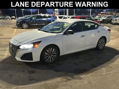 2025 Nissan Altima SV FWD