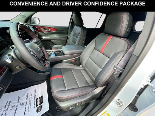 Polar White Tricoat 2026 Chevrolet Traverse RS