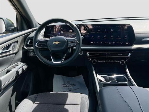 Sterling Gray Metallic 2026 Chevrolet Traverse LT