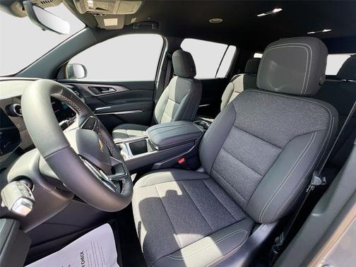 Sterling Gray Metallic 2026 Chevrolet Traverse LT
