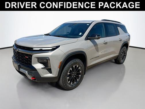 Sandstone Gray 2026 Chevrolet Traverse AWD Z71
