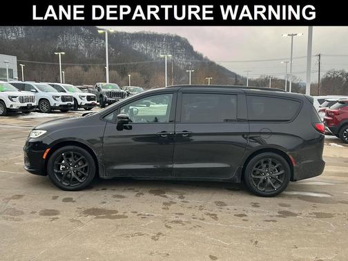 2025 Chrysler Pacifica Limited