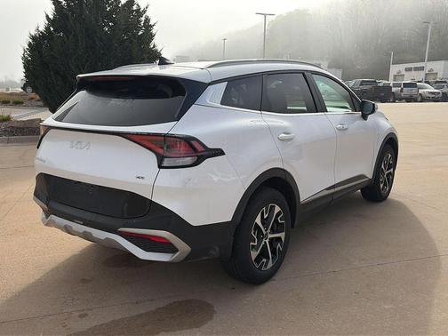 Glacial White Pearl 2024 Kia Sportage EX