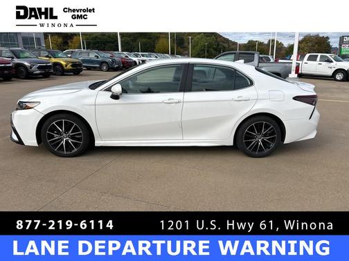 2024 Toyota Camry SE
