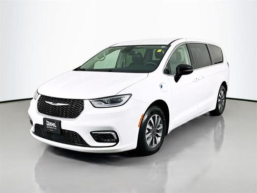 2024 Chrysler Pacifica Hybrid Select