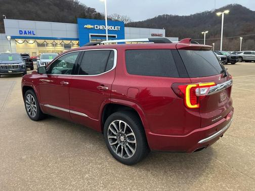 2022 GMC Acadia Denali