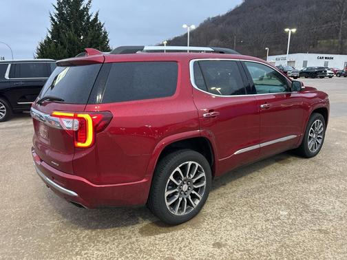 2022 GMC Acadia Denali