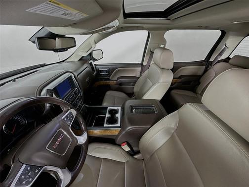 White Frost Tricoat 2018 GMC Sierra 1500 SLT