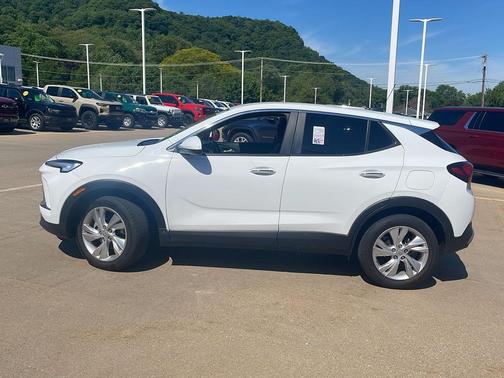 Summit White 2025 Buick Encore GX Preferred