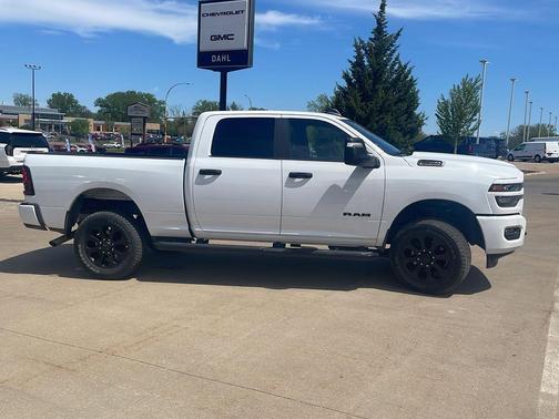 Bright White Clearcoat 2025 RAM 2500 Big Horn Crew Cab 4x4 6'4' Box