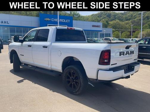 Bright White Clearcoat 2025 RAM 2500 Big Horn Crew Cab 4x4 6'4' Box