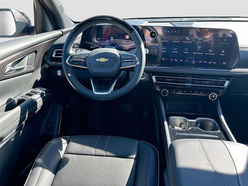 Radiant Red Tintcoat 2026 Chevrolet Traverse High Country