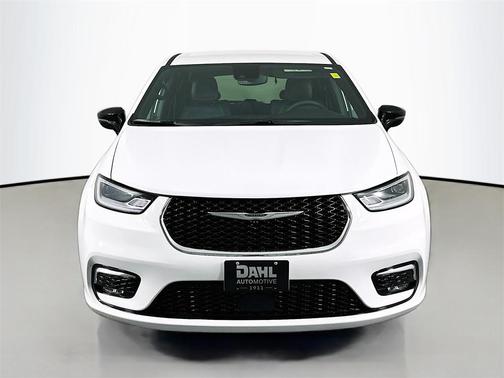 2025 Chrysler Pacifica L