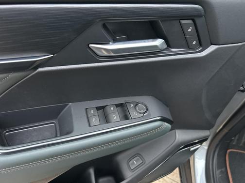 2025 GMC Acadia AWD AT4