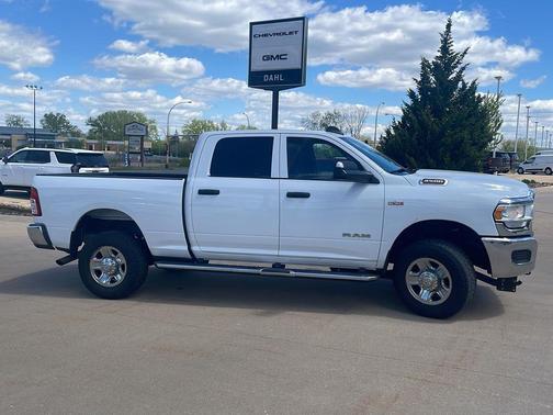Bright White Clearcoat 2021 RAM 2500 Tradesman Crew Cab 4x4 6'4' Box